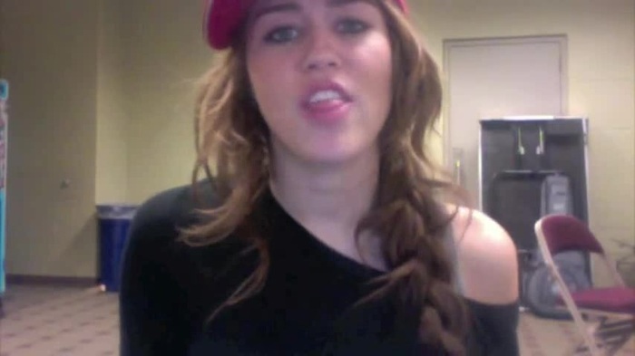 Miley Says Goodbye to Twitter 361