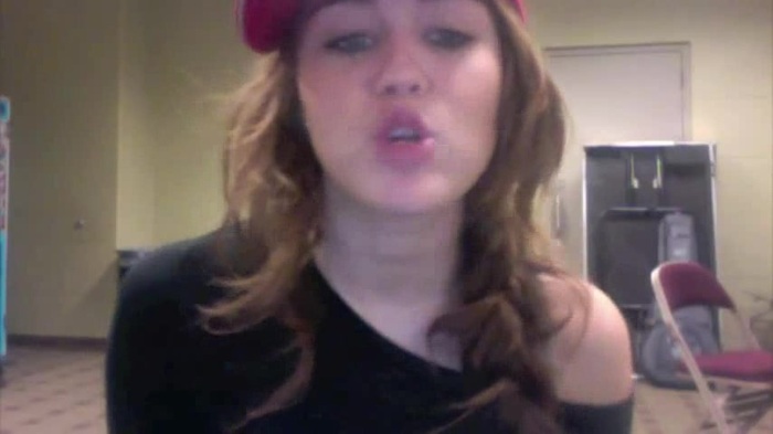 Miley Says Goodbye to Twitter 370