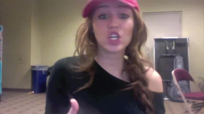 Miley Says Goodbye to Twitter 386