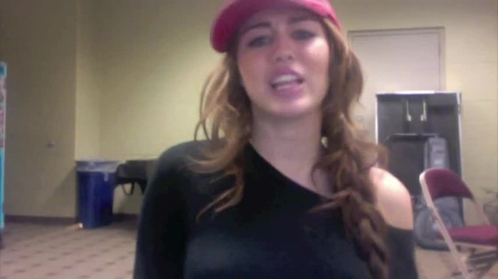 Miley Says Goodbye to Twitter 396