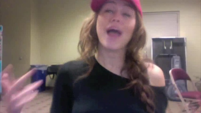 Miley Says Goodbye to Twitter 410 - 0-0 Miley says GoodBye to Twitter