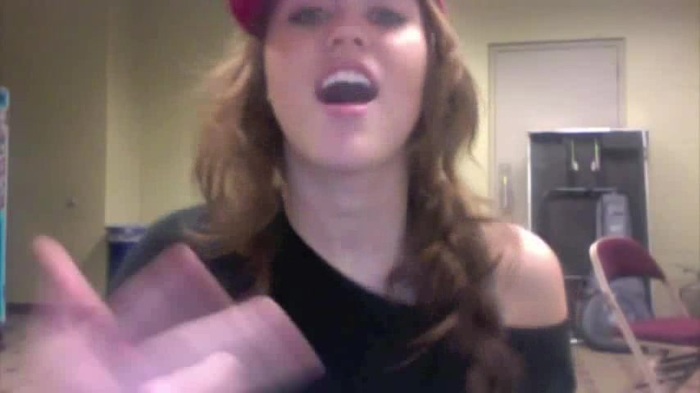 Miley Says Goodbye to Twitter 443