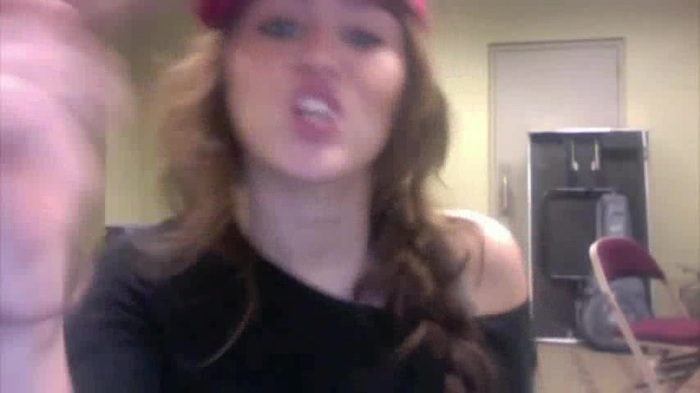 Miley Says Goodbye to Twitter 445