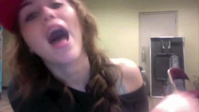 Miley Says Goodbye to Twitter 447