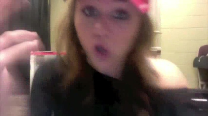 Miley Says Goodbye to Twitter 464