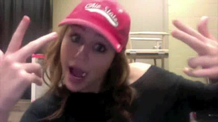 Miley Says Goodbye to Twitter 467