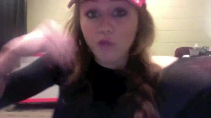Miley Says Goodbye to Twitter 480
