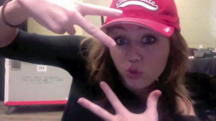 Miley Says Goodbye to Twitter 486
