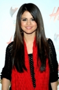 32372709_YSZTNQAOP - Selena 3