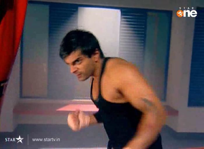 shlipa55 - INTALNIREA INIMILOR-DILLMILL GAYYE