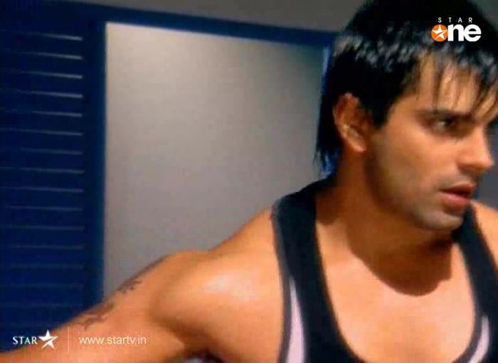 shlipa85 - INTALNIREA INIMILOR-DILLMILL GAYYE
