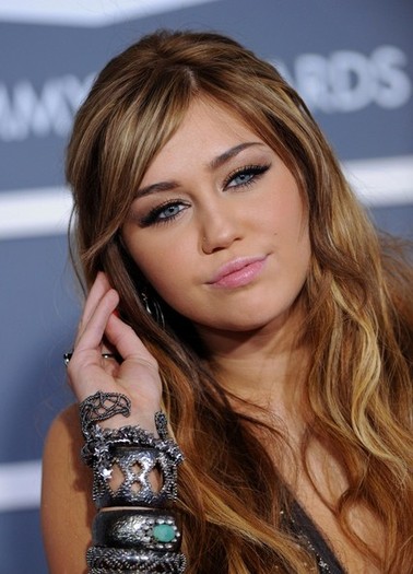 Miley+Cyrus+53rd+Annual+GRAMMY+Awards+7gHclhIf_jal - Miley Cyrus