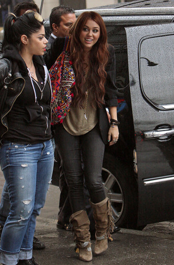 Miley+Cyrus+Boots+Mid+Calf+Boots+A9cq0BkwrWBl - Miley Cyrus