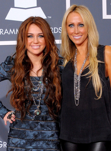 Miley+Cyrus+Layered+Necklaces+Layered+Chainlink+htG8uKXuD0ol