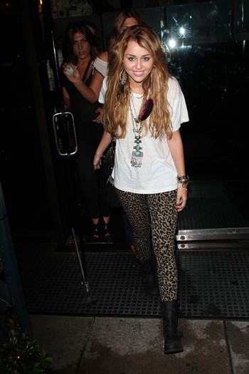 Miley+Cyrus+Pants+Shorts+Leggings+7lSntIR8tl6l