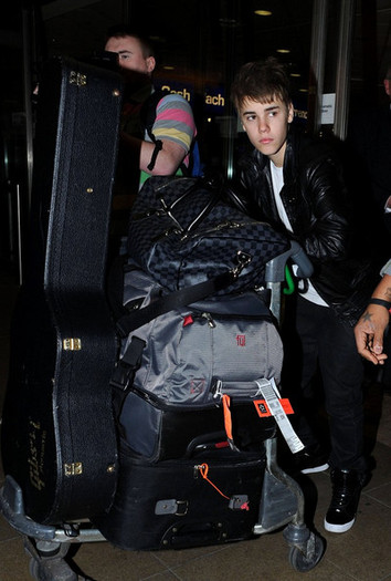 Justin Bieber Justin Bieber Heathrow xUlppI0Bf1pl - Justin Bieber