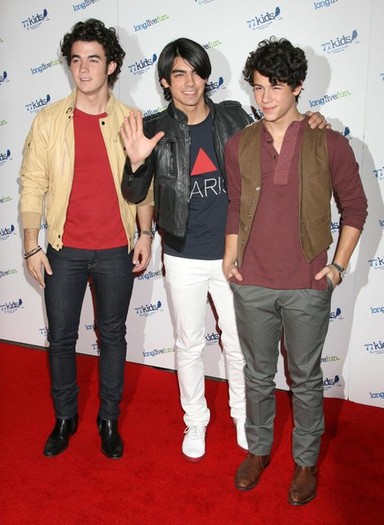 Jonas+Brothers+Casual+Shoes+Walking+Shoes+OjAJ0ZoBGrQl - Jonas