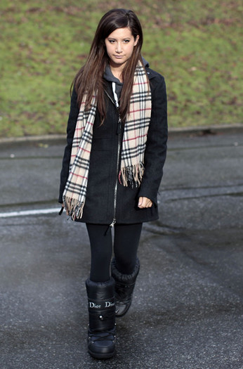 Ashley Tisdale Boots Flat Boots GY5vZAhF5P_l - Ashley Tisdale