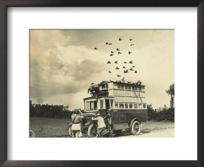 wwi-soldiers-setting-free-some-carrier-pigeons-northern-france