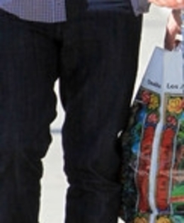 Joe+Jonas+Joe+Jonas+Out+Shopping+American+bqlESAjQx35l_007