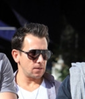 Joe+Jonas+Joe+Jonas+Out+Shopping+American+H2h8c4y2tBhl_001 - puzlle