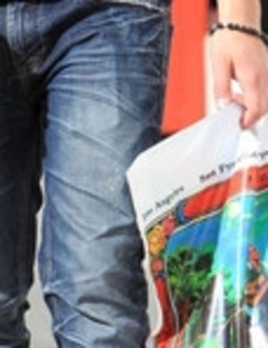 Joe+Jonas+Joe+Jonas+Out+Shopping+American+jLXfofd7Anel_008