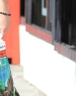 Joe+Jonas+Joe+Jonas+Out+Shopping+American+mlL3YgqpWVUl_009