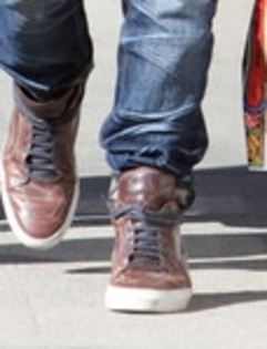 Joe+Jonas+Joe+Jonas+Out+Shopping+American+ZO2lQ63pnWUl_011 - puzlle