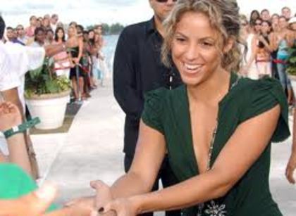images (22) - Shakira