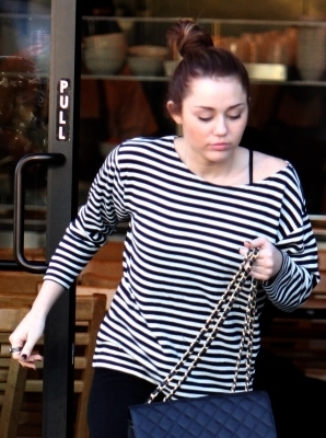  - x Leaves a cafe in Toluca Lake - 8th March 2011
