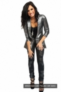 32736279_BWQFCNQPI - demi lovato