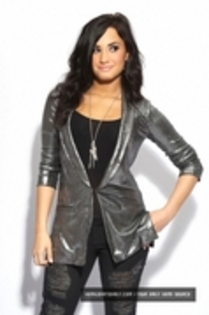 32736283_HBZQMATQJ - demi lovato