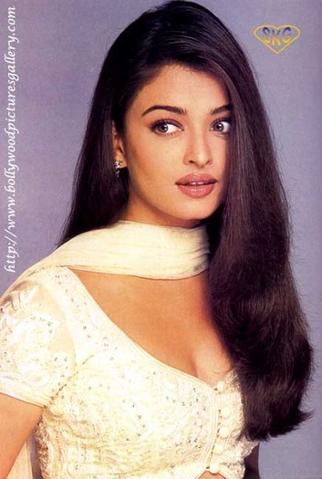 18820215_PWZEQHWOO - Aishwarya Rai