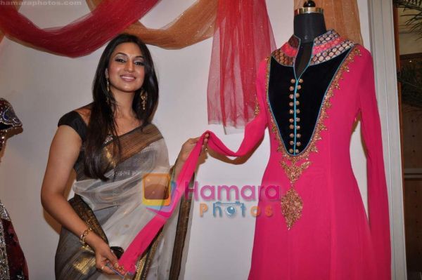 normal_Divyanka Tripathi at Times Shagun exhibition in J W Marriott on 21st Jan 2011 (4)