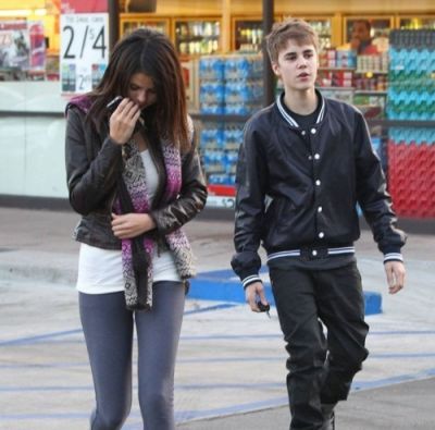 normal_3 - 000000_Selenuca and Justin_000000