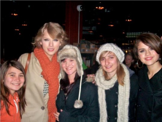 selena-taylor-londra-23-540x405 - selena gomez si taylor swift prietene in londra