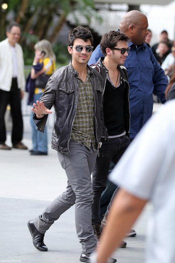 34148_131961006838913_117767868258227_206796_642200_n