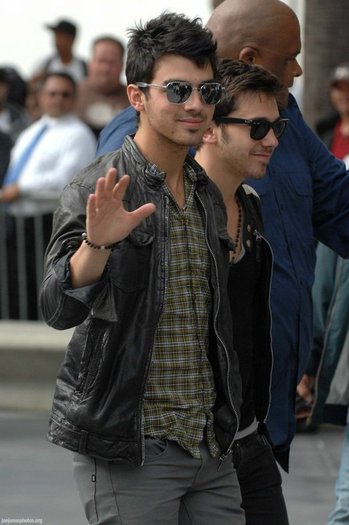 34148_131961013505579_117767868258227_206798_8170565_n