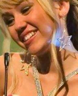 KRMLGMNLEUFNCUZLHGH - hannah montana si miley cyrus