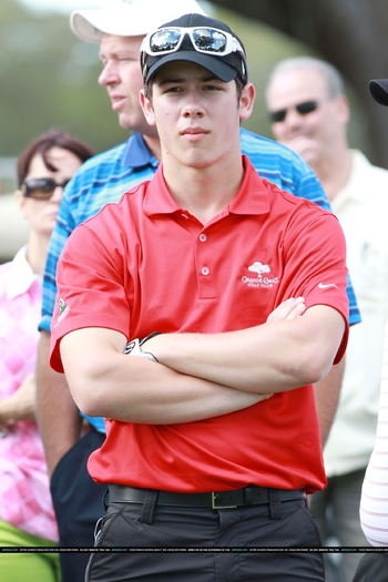 Nick-Kevin-Jonas-Golfing-Guys-nick-jonas-19767828-1666-2500