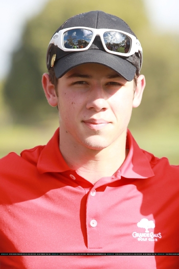 Nick-Kevin-Jonas-Golfing-Guys-nick-jonas-19767835-1666-2500 - Kevin and Nick Jonas G G -Golfing GuyZ