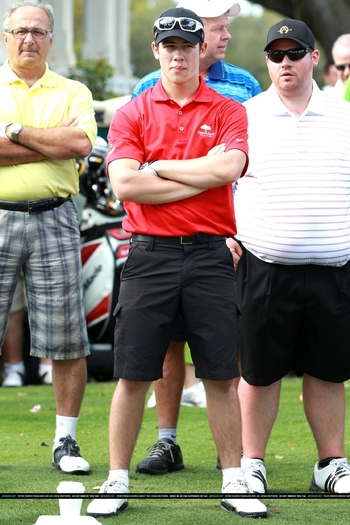 Nick-Kevin-Jonas-Golfing-Guys-nick-jonas-19767847-1666-2500