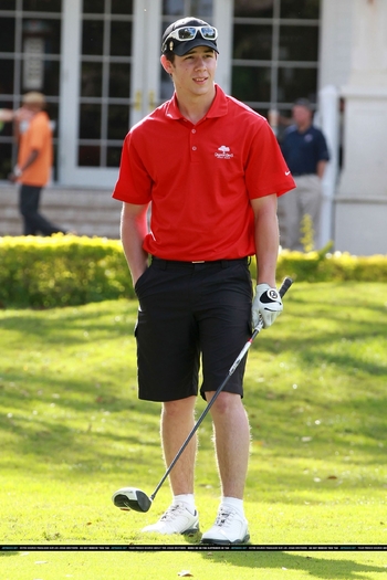 Nick-Kevin-Jonas-Golfing-Guys-nick-jonas-19767854-1666-2500 - Kevin and Nick Jonas G G -Golfing GuyZ