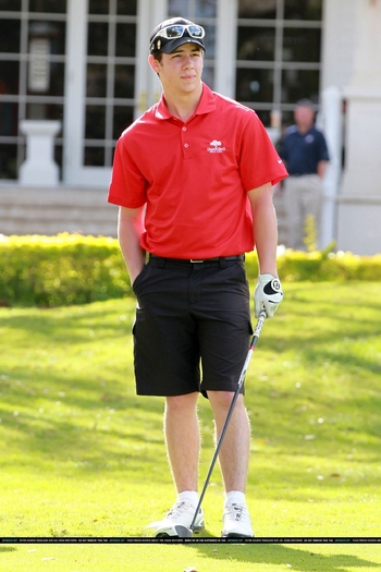 Nick-Kevin-Jonas-Golfing-Guys-nick-jonas-19767897-1666-2500