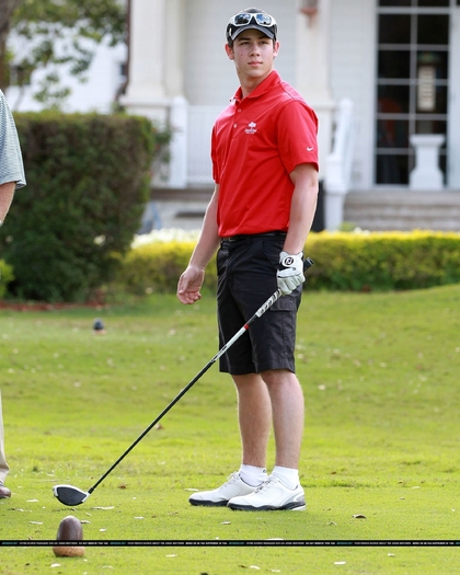 Nick-Kevin-Jonas-Golfing-Guys-nick-jonas-19767951-2000-2500