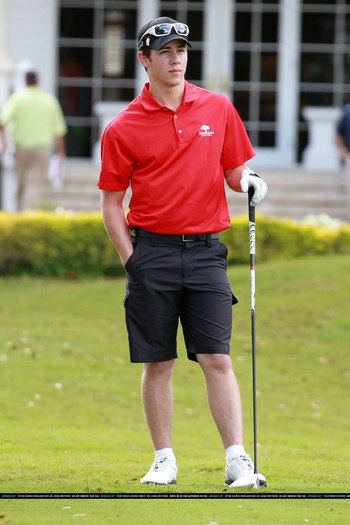 Nick-Kevin-Jonas-Golfing-Guys-nick-jonas-19767974-1666-2500