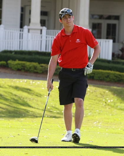 Nick-Kevin-Jonas-Golfing-Guys-nick-jonas-19768081-2000-2500