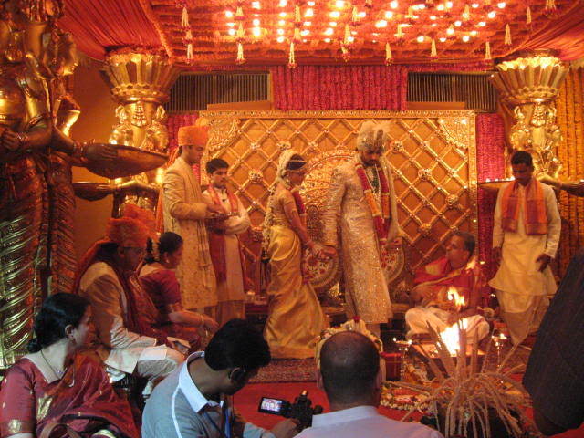 aishwarya-rai-abhishek-bachan-wedding-10 - Aishwarya Rai Wedding