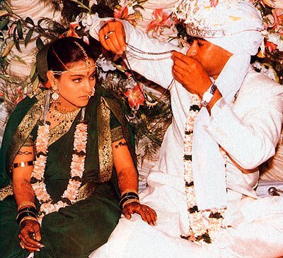 Kajol_and_Ajay_Devgan_wedding_pictures - Kajol Mukherjee Wedding