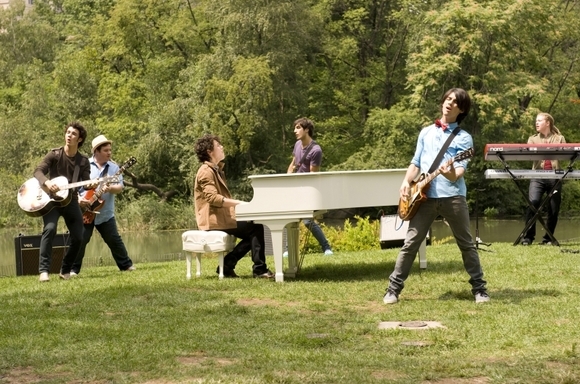 jonas-brothers-the-3d-concert-experience-205586l-imagine